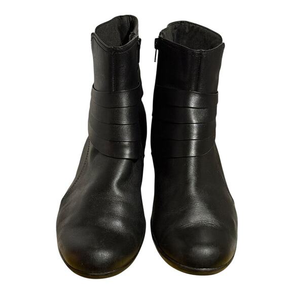 Clarks Black Leather Ankle Boots Women's Size 12 M Pointed Toe Comfort Western - Picture 3 of 8
